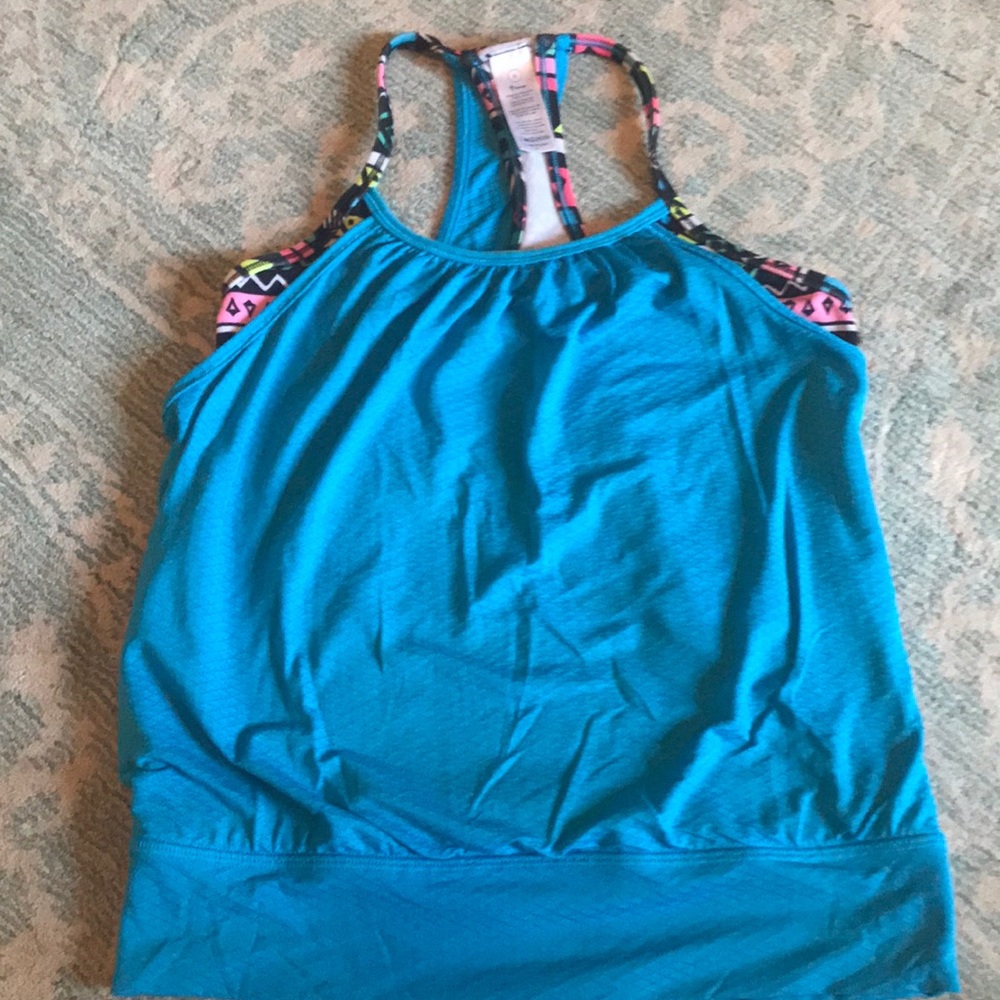 Ivivva top in good condition